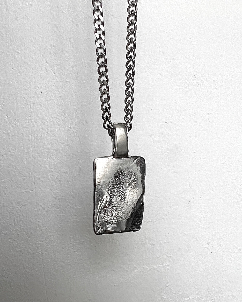 COLLAR TOUCH BOLD